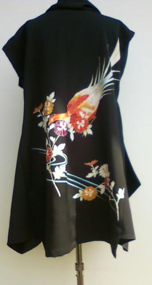 絵羽織からのチュニック 着物リメイク 黒絵羽織で : 着物リメイク 月桂樹