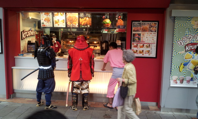 AoビルすぐのKFC北青山店、お世話になりました!