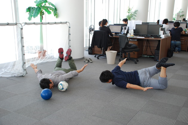 サッカーをしたり、