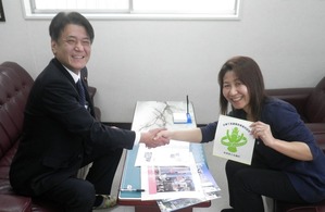 角田秀穂議員来社 (2)