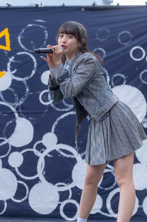 y16