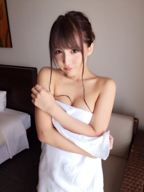 【ＳＫＥ４８ 鬼頭桃菜】乳首 ピンクすぎｗｗｗ(・)(・)゛【三上悠亜】