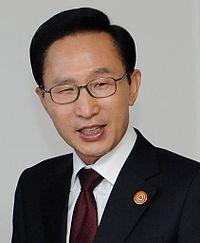 Sebastián_Piñera_-_Lee_Myung-bak_(cropped)
