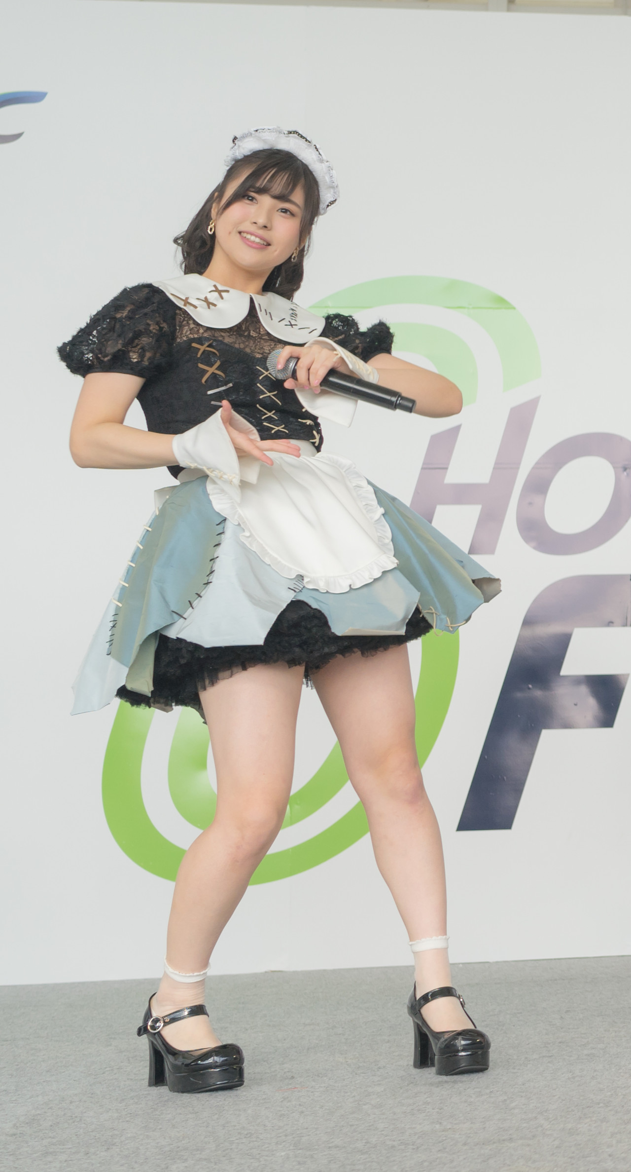佐藤栞里の水着画像やカップを調査 ...