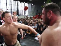 ロシアのビンタで殴り合うコンテストの映像が痛いｗｗｗみんな真っ赤だし(@_@;)