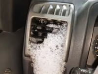 どうすんのこれｗｗｗエンジンをかけたまま洗車機に入った結果が・・・。