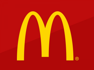 マクドナルドにヤバすぎる全裸露出女がいるんだけど・・・（動画）