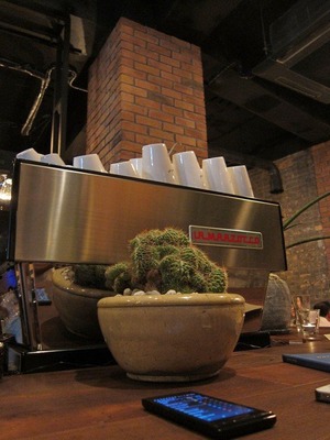 BLUE_BOOKS_cafe_j_04