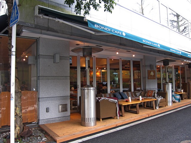 ボンダイカフェヨヨギビーチパーク （BONDI CAFE YOYOGI BEACH PARK）>