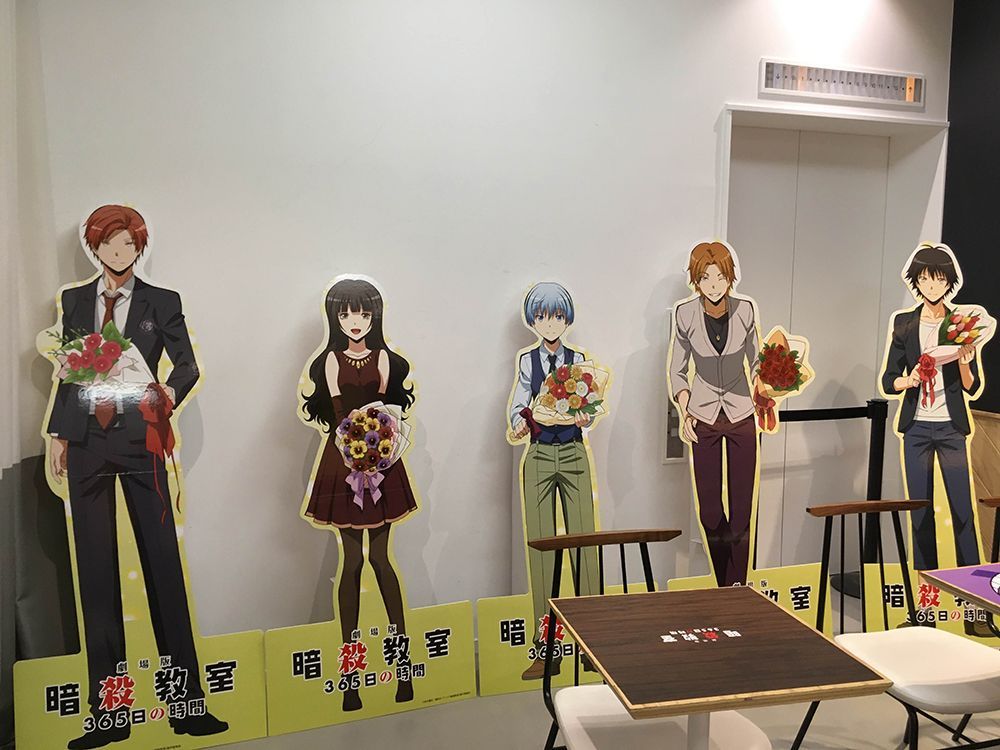 コラボカフェでうた担メンバーと記念撮影 新宿バルト9で ゴッド速報