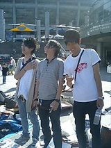 3人