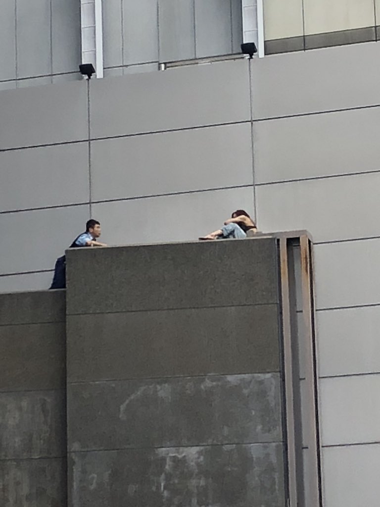 なんばグランド花月前で 女性が飛び降り自殺未遂 消防集結で現地騒然 警察が確保 ゆるふわチャンネル