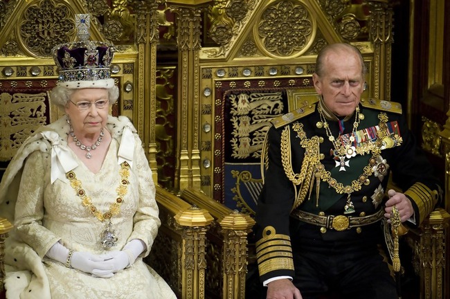 The+Queen+opens+Parliament+yN5N-gxdGfkx