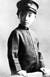 200px-Yukio_Mishima_1931
