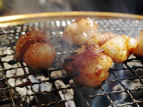 焼肉で