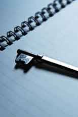 ワイ「パッパは仕事何してるの？」彼女「け で始まって しで終わる仕事やで」