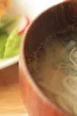 彡(^)(^)「やった！ビジネスホテルの朝食や！さぞかし豪華なバイキングなんやろなぁ（ｶﾞﾁｬ」