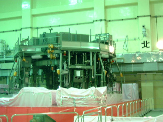 unit3-reactor-cap-fitting-carousel-foust