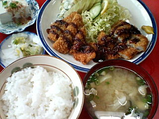 博多屋チキンカツ定食550円