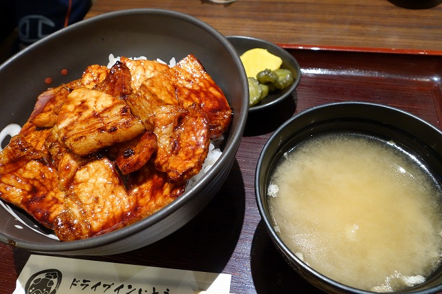 新千歳空港 ドライブインいとうで帯広で豚丼を食べた気になってきた! (6)