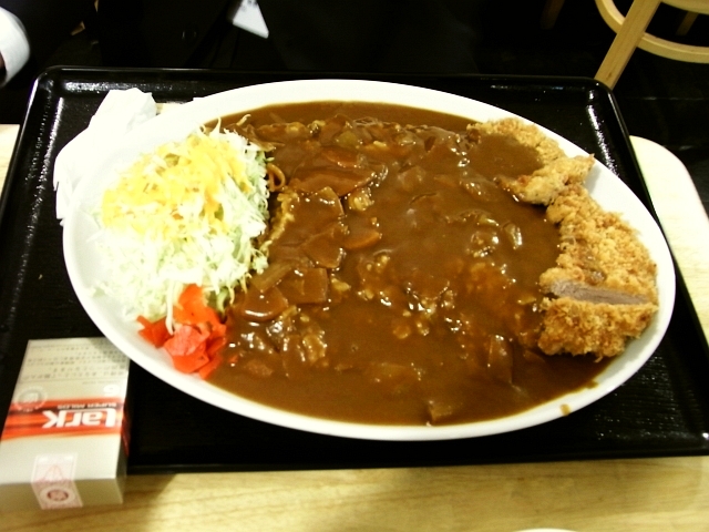R0013294_どん八のヒレカツカレーM_840円