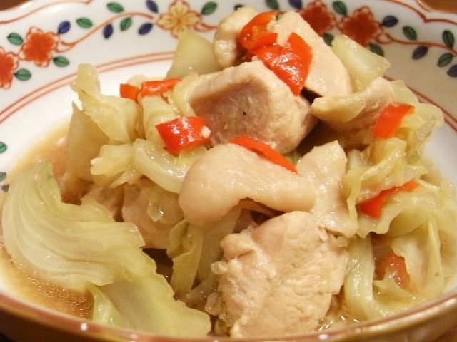 R0027104_鶏キャベツ味噌煮込に唐辛子_20100828