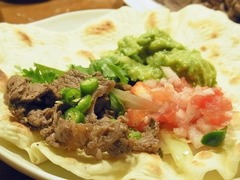 R0043933_ファヒータに鷹の爪青唐辛子_20110716