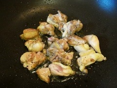 R0044727_合鴨ももに焼き色がついたら_20110820
