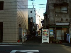 R0046983_人形町ランチ_との村遠景2_20111212