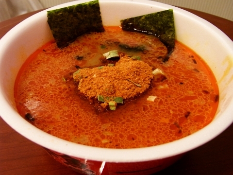 R0014613_カップ麺辛辛魚のスープ
