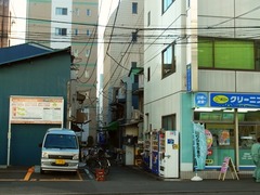 R0046982_人形町ランチ_との村遠景1_20111212