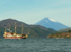 R0046630_元箱根港からの芦ノ湖と富士山_20111127-s
