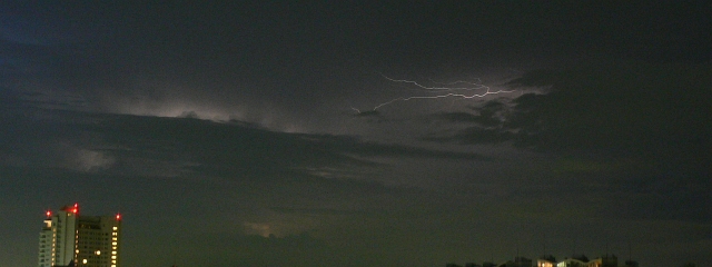 P1030073_西の空の雷2