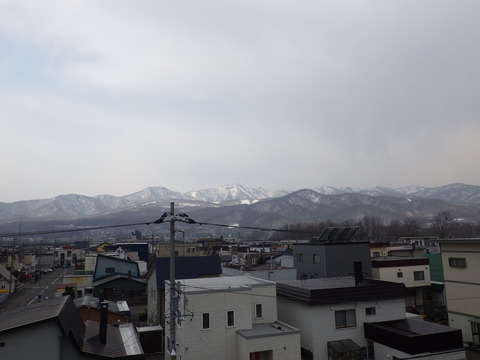 手稲山にはまだ雪が残っていますね~