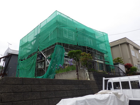 塗料飛散防止ネット張り作業