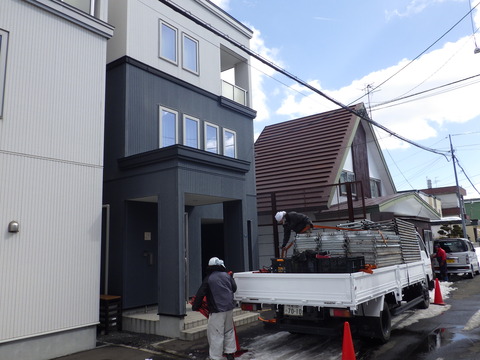 到着!3階建てですね