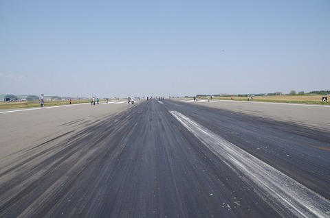20150327runway1