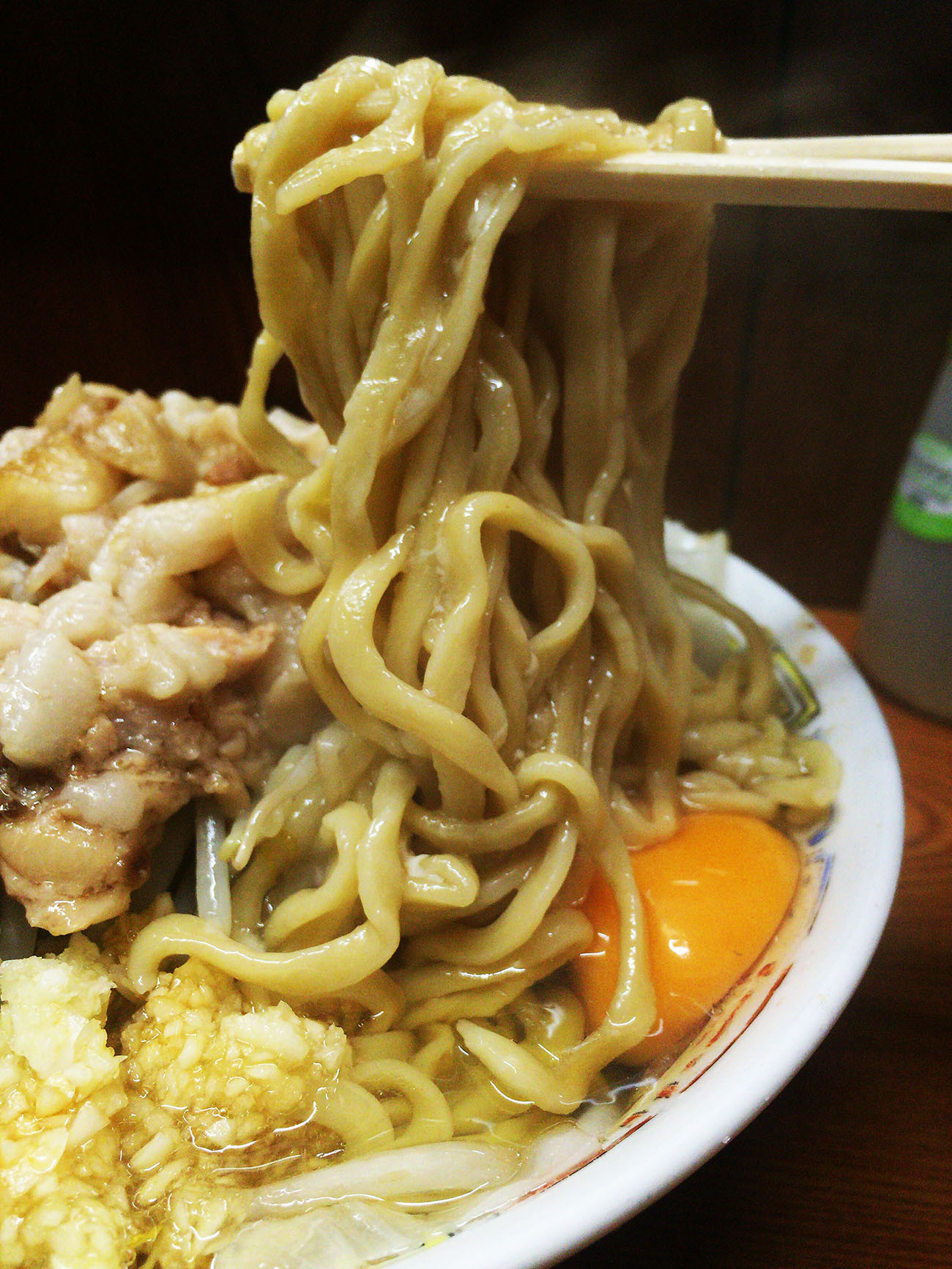 【ラーメン二郎全店制覇】ラーメン二郎亀戸店のラーメンのニンニクアブラダブル生卵が激しく美味らしい おいしいお