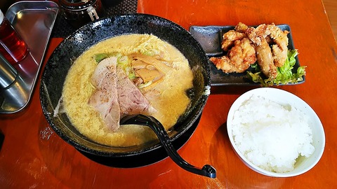 【※閉店】ふわふわした食感がたまらない名物卵とじらーめんをいただきます/麺家まんげつ 小牧店 : シージャの食べ歩きブログ
