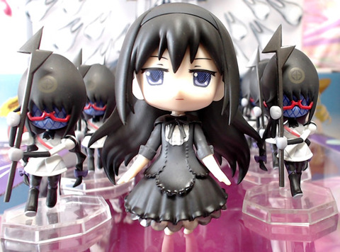 黒ワンピースほむら