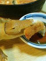 ワニも美味そうに食ってます。