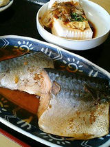 鯖の煮込み(300円)、冷奴(100円)