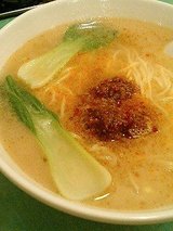 四川坦々麺(840円)