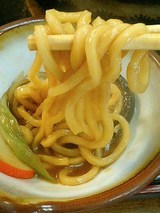 味噌煮込みには珍しい細うどんです。