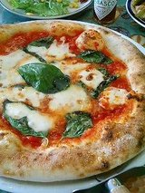 ナポリの休日 マルゲリータ(1380円)