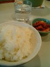 ご飯とサービスのキムチ