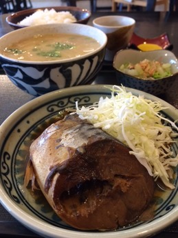 一善 豚汁定食 750円 (1)