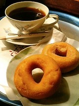 あたりきしゃりき堂 ドーナツ(60円)珈琲(200円)