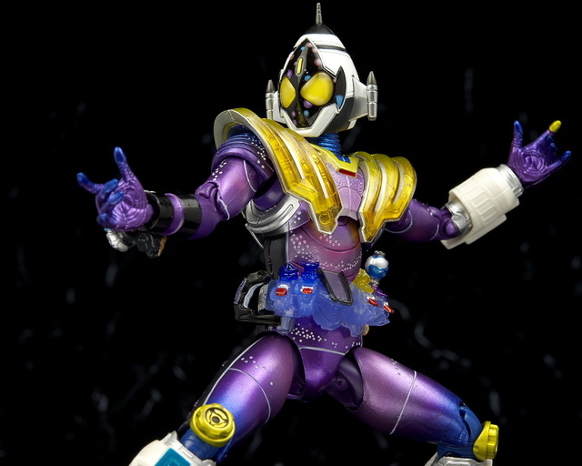 フィギュアーツ　仮面ライダーフォーゼ　コズミックステイツ＋メテオストーム＋メテオ S.H.Figuarts 仮面ライダーメテオストーム | 魂ウェブ