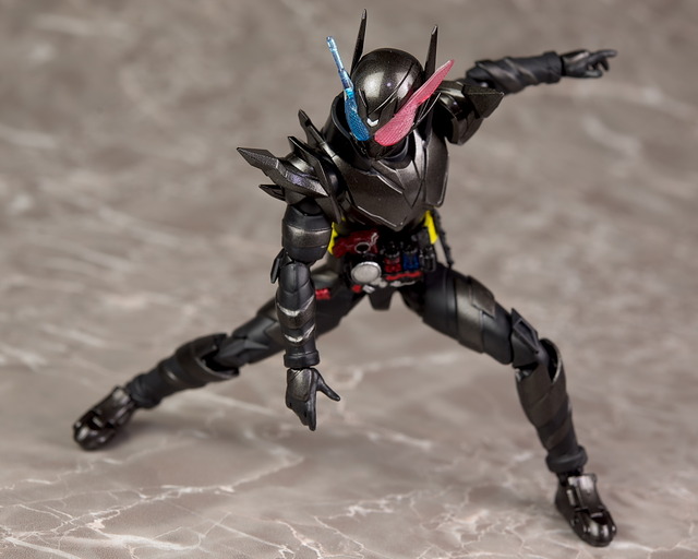 仮面ライダービルド　ラビットタンクハザードフォーム　SHフィギュアーツ プレバン